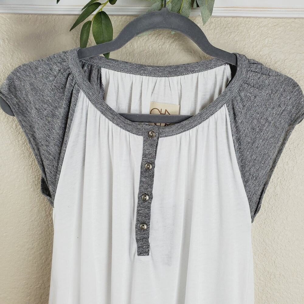 ✨ NWT Chaser White & Gray Knit Henley Short Sleeve Top M - Picture 2 of 8